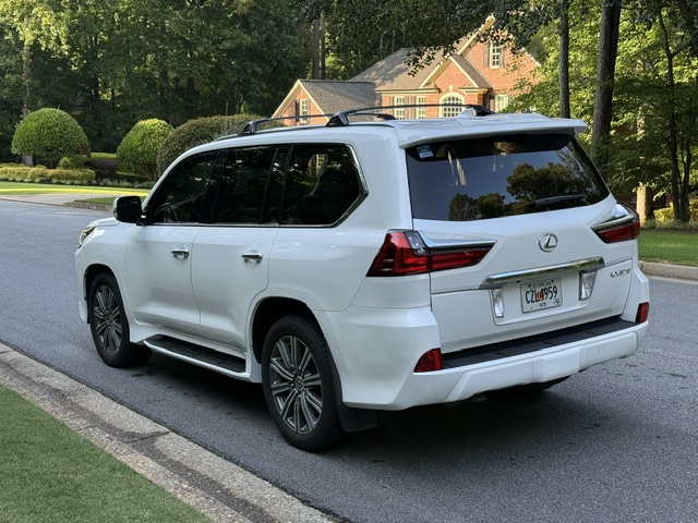 2016 Lexus LX 570 - Photo 8