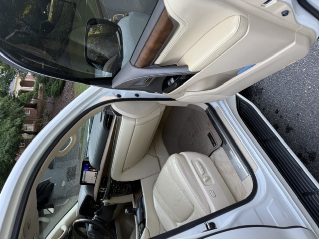 2016 Lexus LX 570 - Photo 18