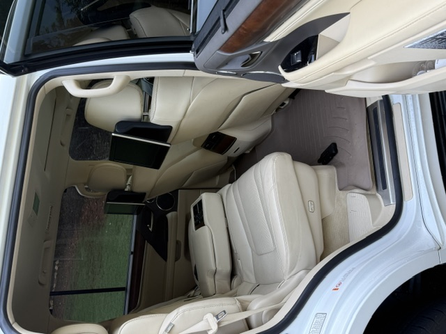 2016 Lexus LX 570 - Photo 20