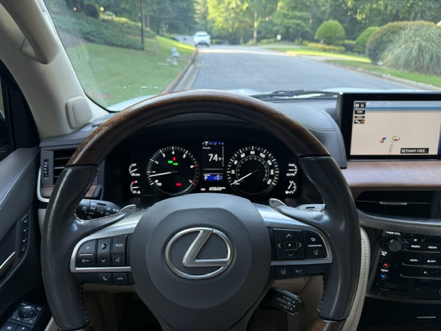 2016 Lexus LX 570 - Photo 27